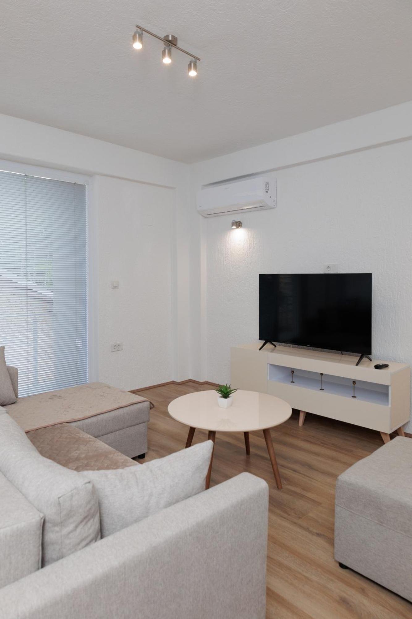 Albatross Guest House Bitola Exteriör bild