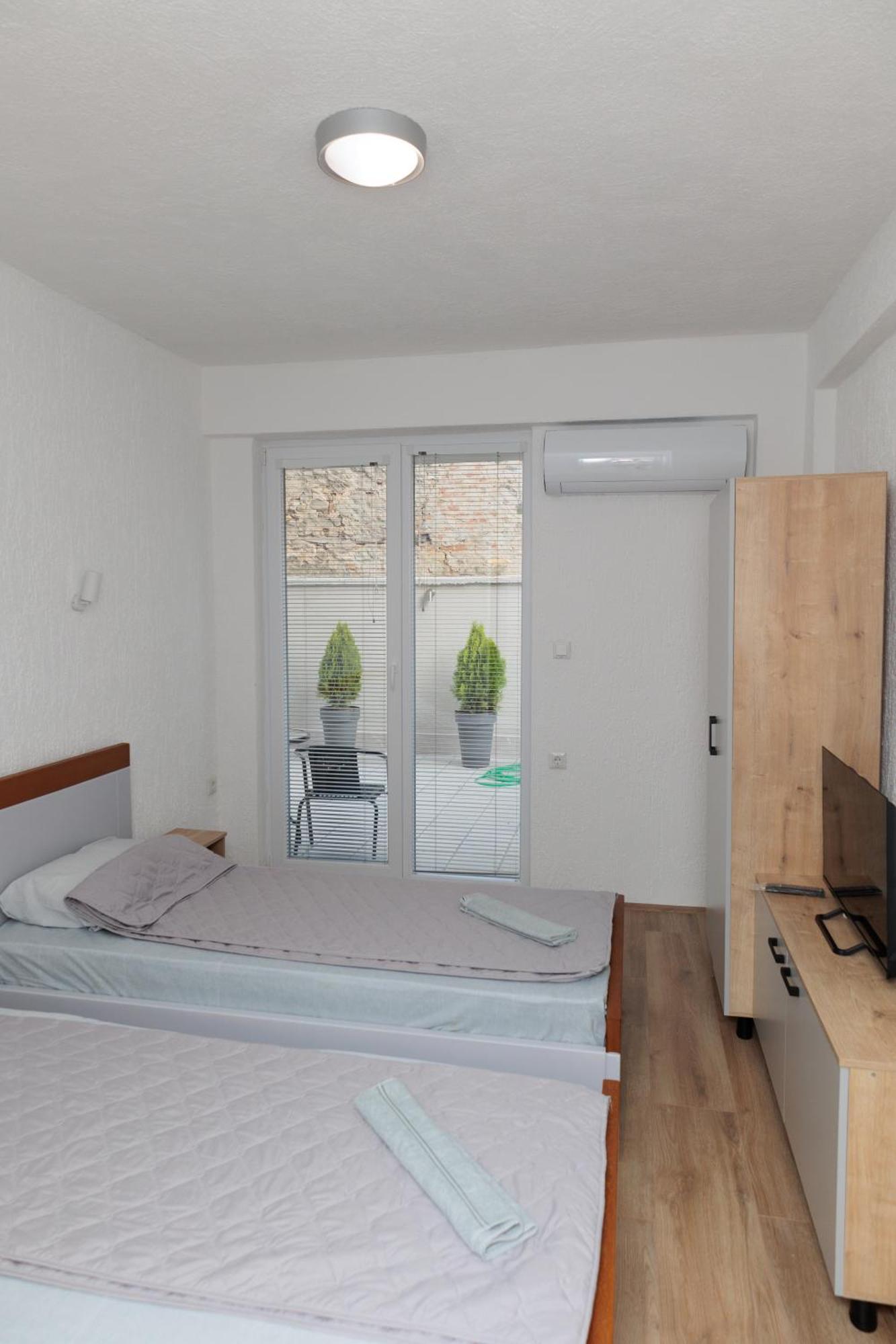 Albatross Guest House Bitola Exteriör bild